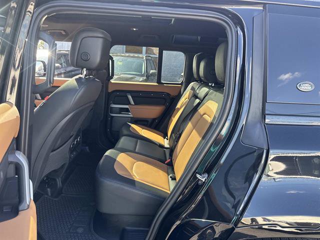 Used 2024 Land Rover Defender 110 X-Dynamic SE AWD/4WD image 8