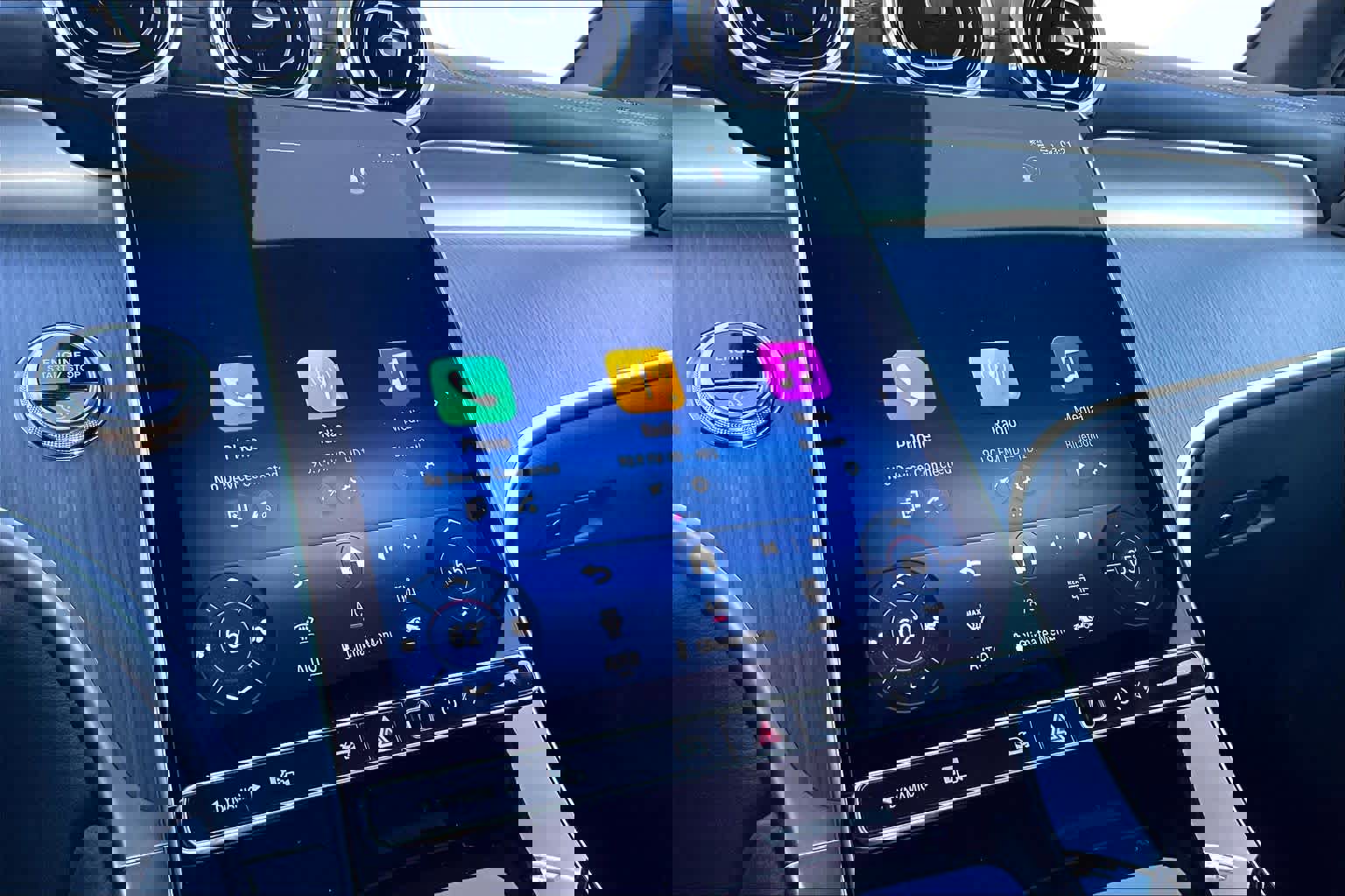 Used 2025 Mercedes-Benz GLC 300 4MATIC image 34