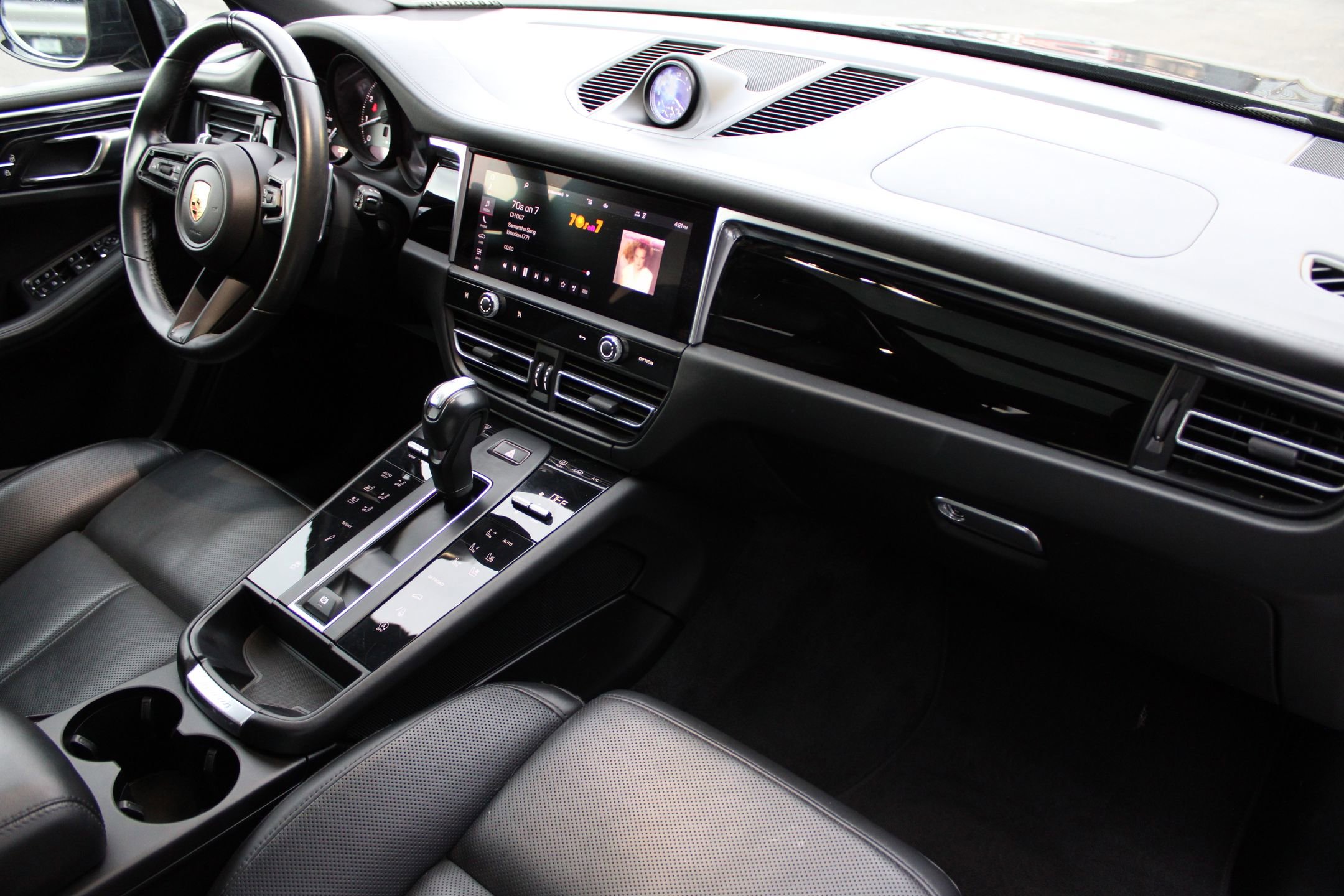 Certified 2023 Porsche Macan S image 27