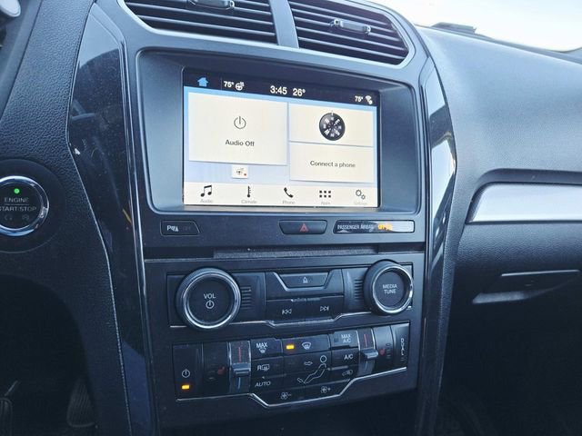 Used 2017 Ford Explorer XLT w/ Equipment Group 202A image 8