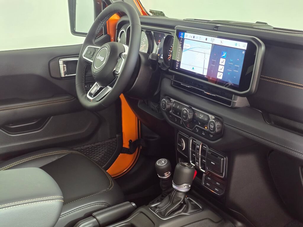 New 2026 Jeep Wrangler Unlimited Sahara w/ Whitecap Package AWD/4WD image 45
