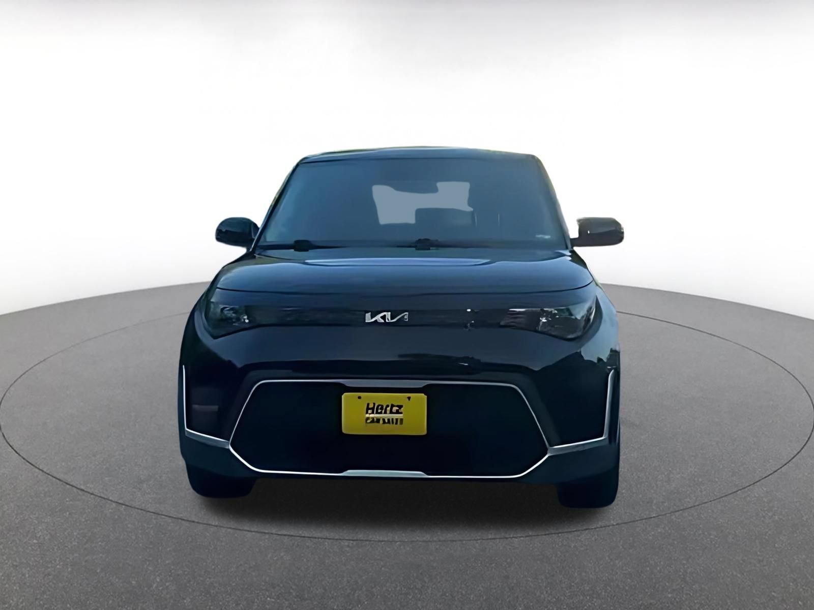 Used 2025 Kia Soul LX w/ LX Technology Package FWD image 8