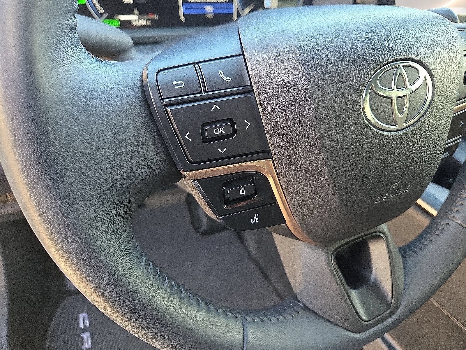 Used 2023 Toyota Crown AWD/4WD image 12