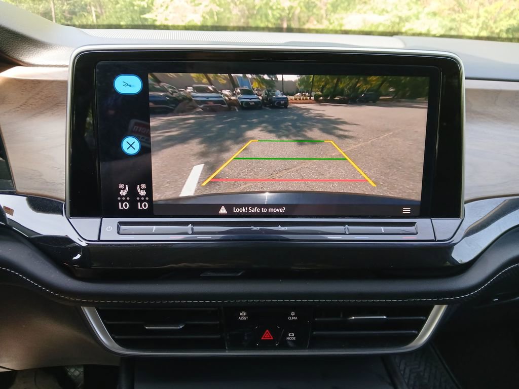 Used 2025 Volkswagen Atlas SE image 35