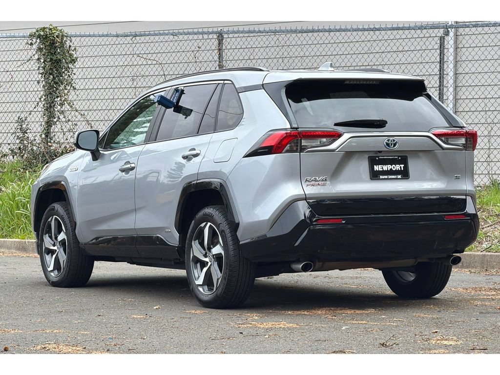 Used 2022 Toyota RAV4 SE w/ Weather & Moonroof Package AWD/4WD image 6