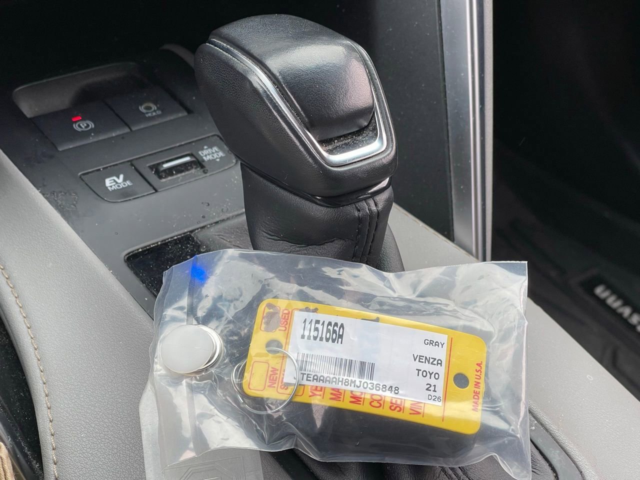 Used 2021 Toyota Venza LE w/ Carpet Mat Package (TMS) AWD/4WD image 9