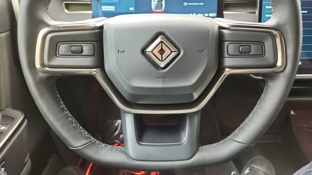 Used 2025 Rivian R1S Adventure image 47
