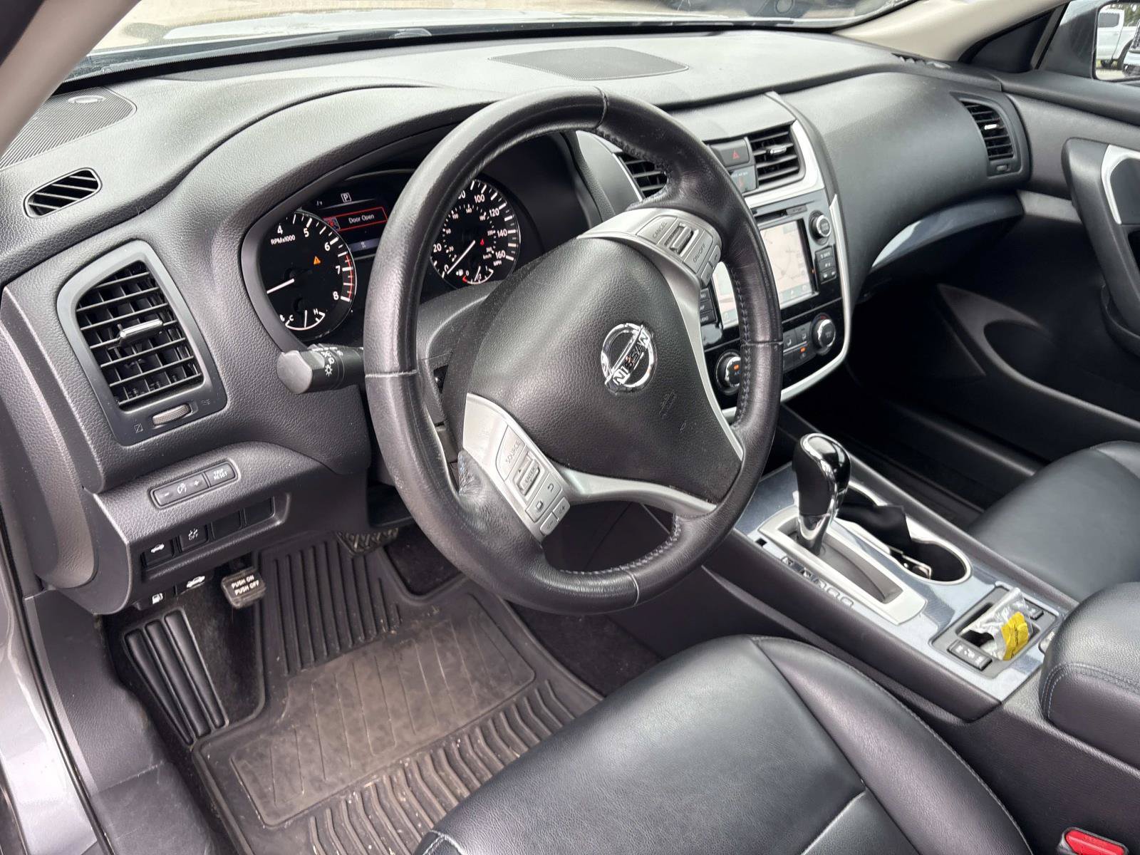 Used 2018 Nissan Altima 2.5 SR w/ SR Midnight Edition FWD image 17