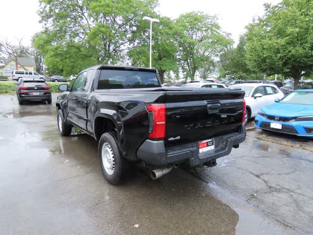 Used 2025 Toyota Tacoma SR w/ SR Upgrade Package AWD/4WD image 4