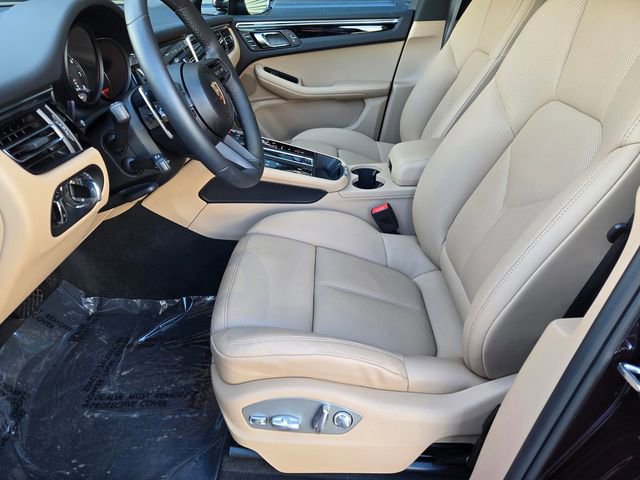 Used 2025 Porsche Macan image 25