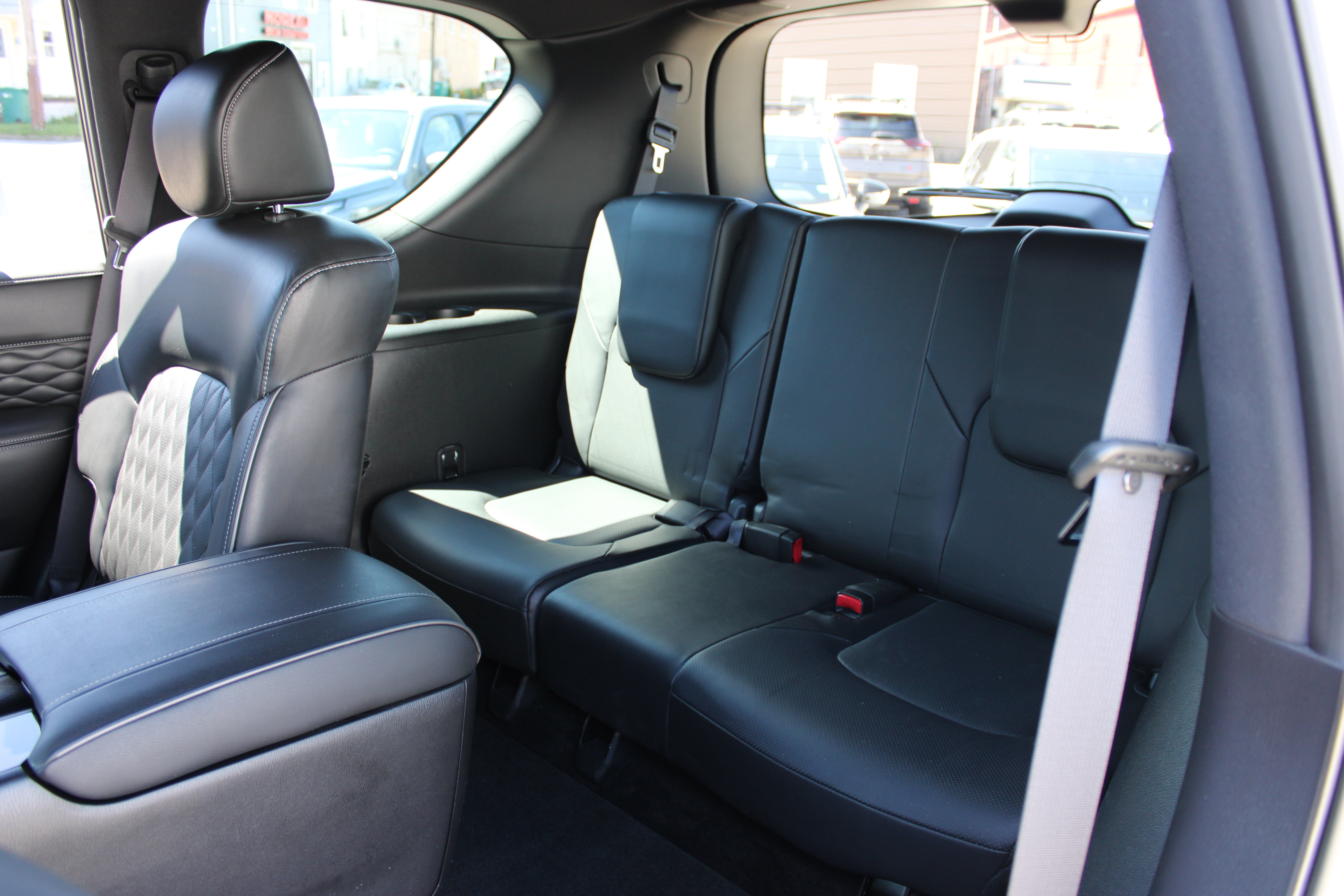 Used 2023 INFINITI QX80 Sensory w/ Cargo Package AWD/4WD image 14
