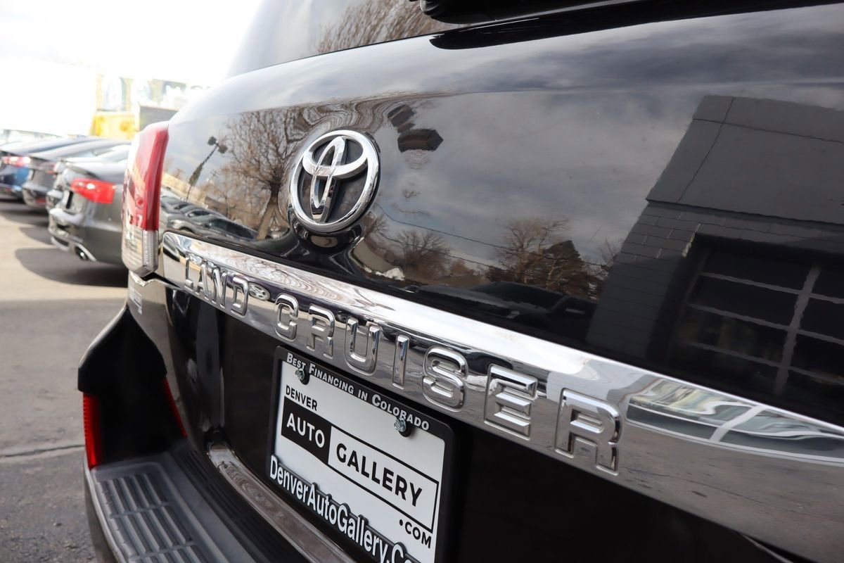 Used 2013 Toyota Land Cruiser image 28