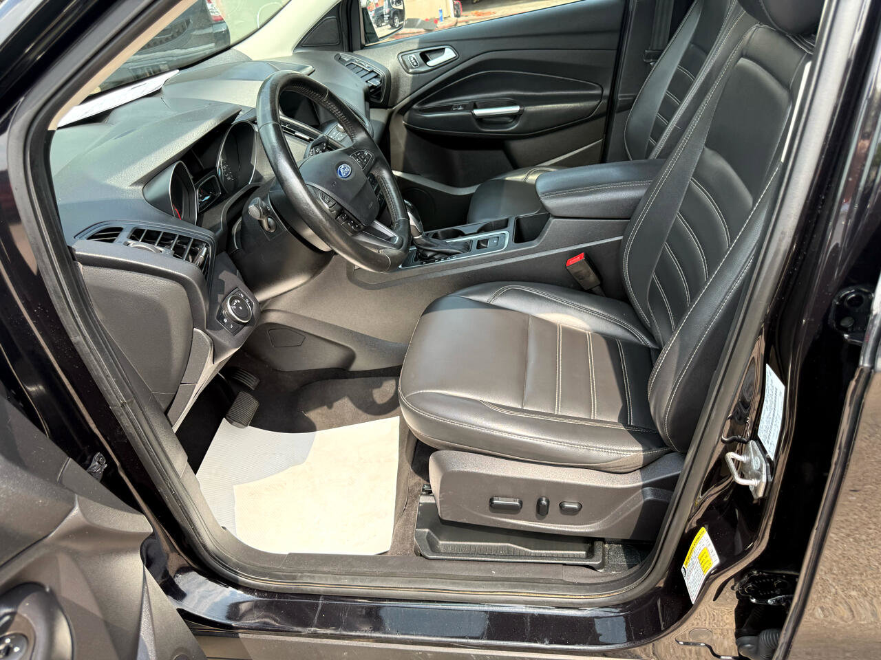 Used 2019 Ford Escape SEL image 23