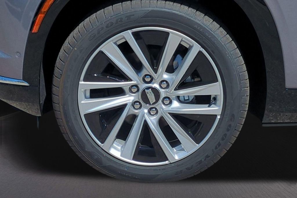New 2026 Cadillac Vistiq Luxury w/ LPO, Floor Liner Package AWD/4WD image 15