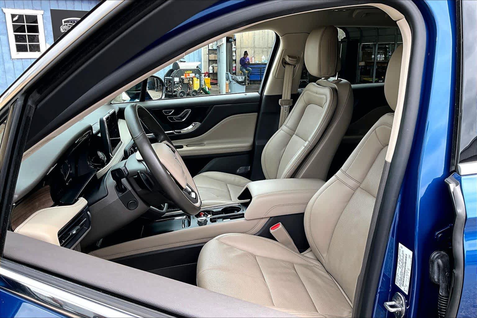Used 2020 Lincoln Corsair Reserve w/ Equipment Group 201A image 12