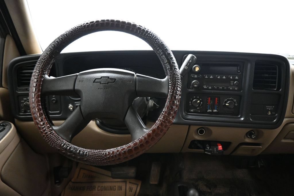 Used 2005 Chevrolet Silverado 2500 W/T w/ Heavy-Duty Power Package AWD/4WD image 13