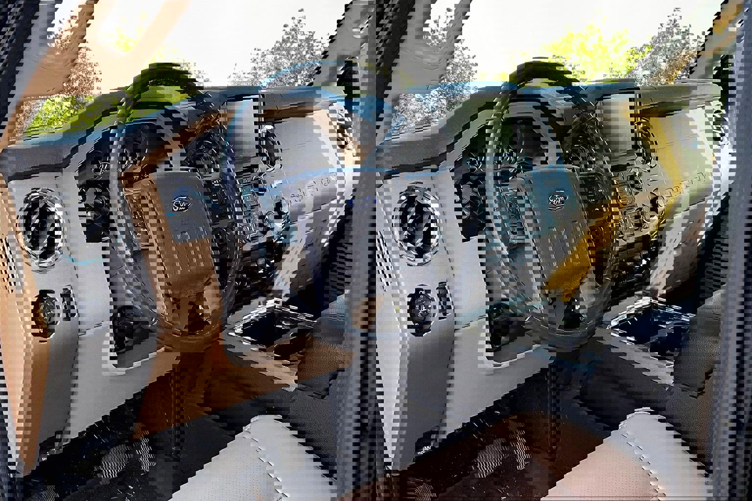 Used 2016 Ford F350 Lariat w/ Lariat Ultimate Package image 14