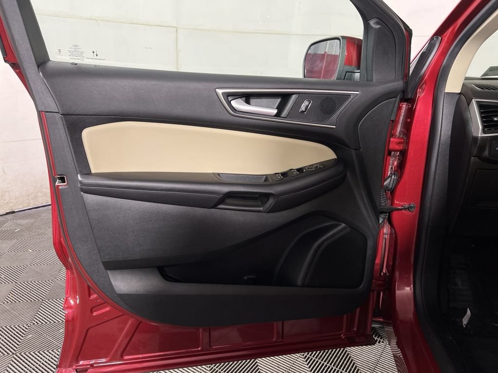 Used 2022 Ford Edge SEL w/ Convenience Package AWD/4WD image 14