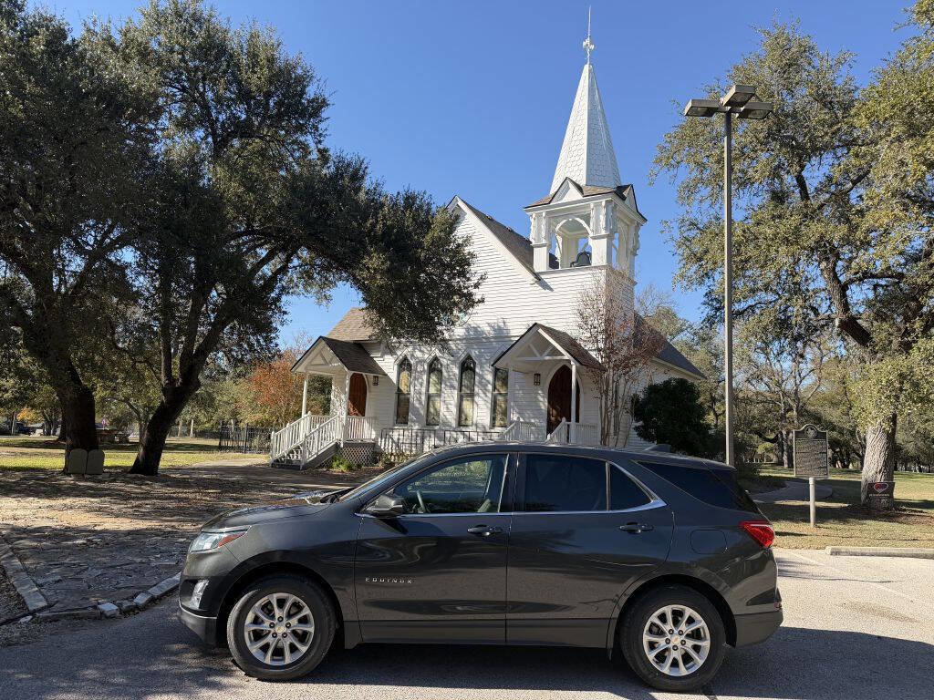 Used 2018 Chevrolet Equinox LT image 1