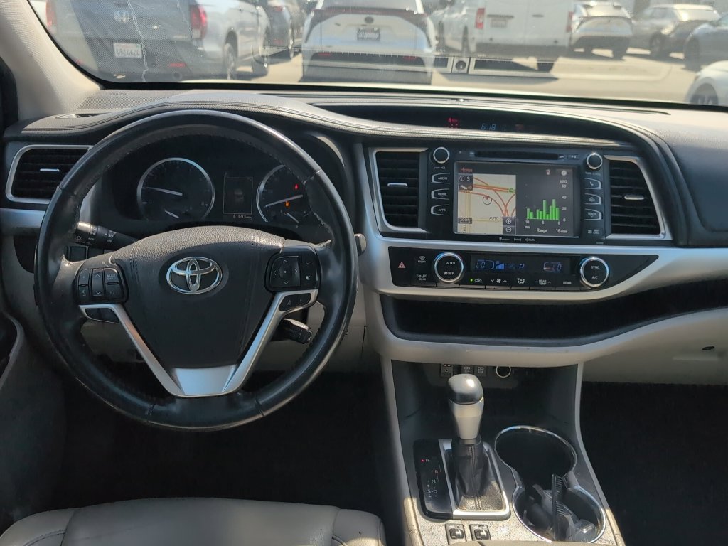 Certified 2019 Toyota Highlander XLE FWD image 10