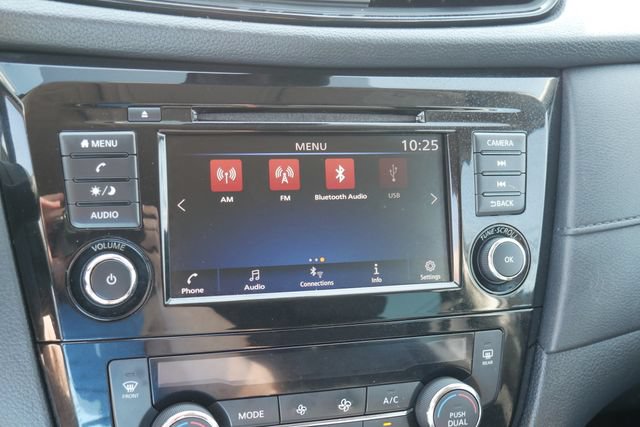 Used 2020 Nissan Rogue SV FWD image 19