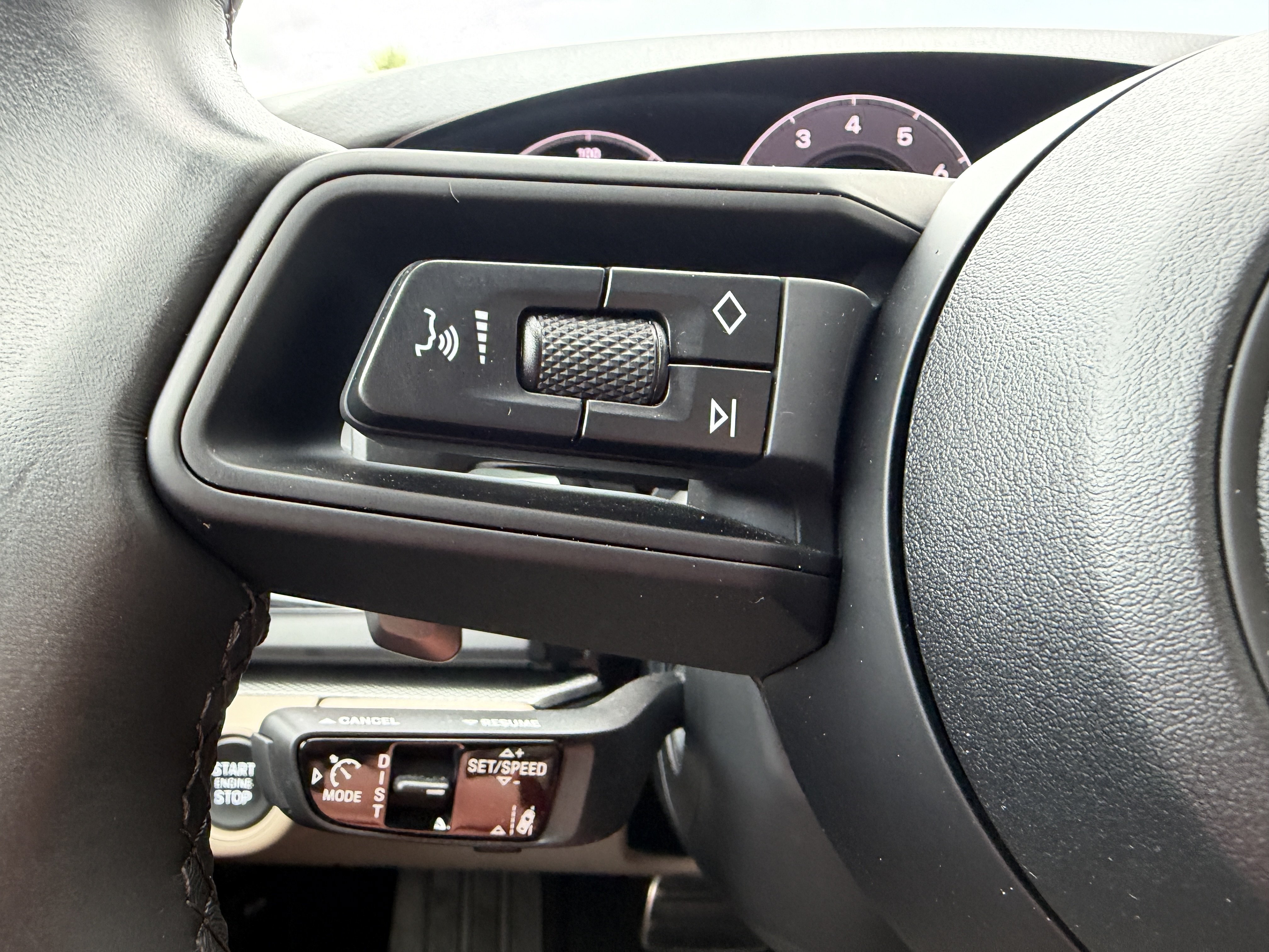 Certified 2025 Porsche Panamera 4 E-Hybrid AWD/4WD image 30