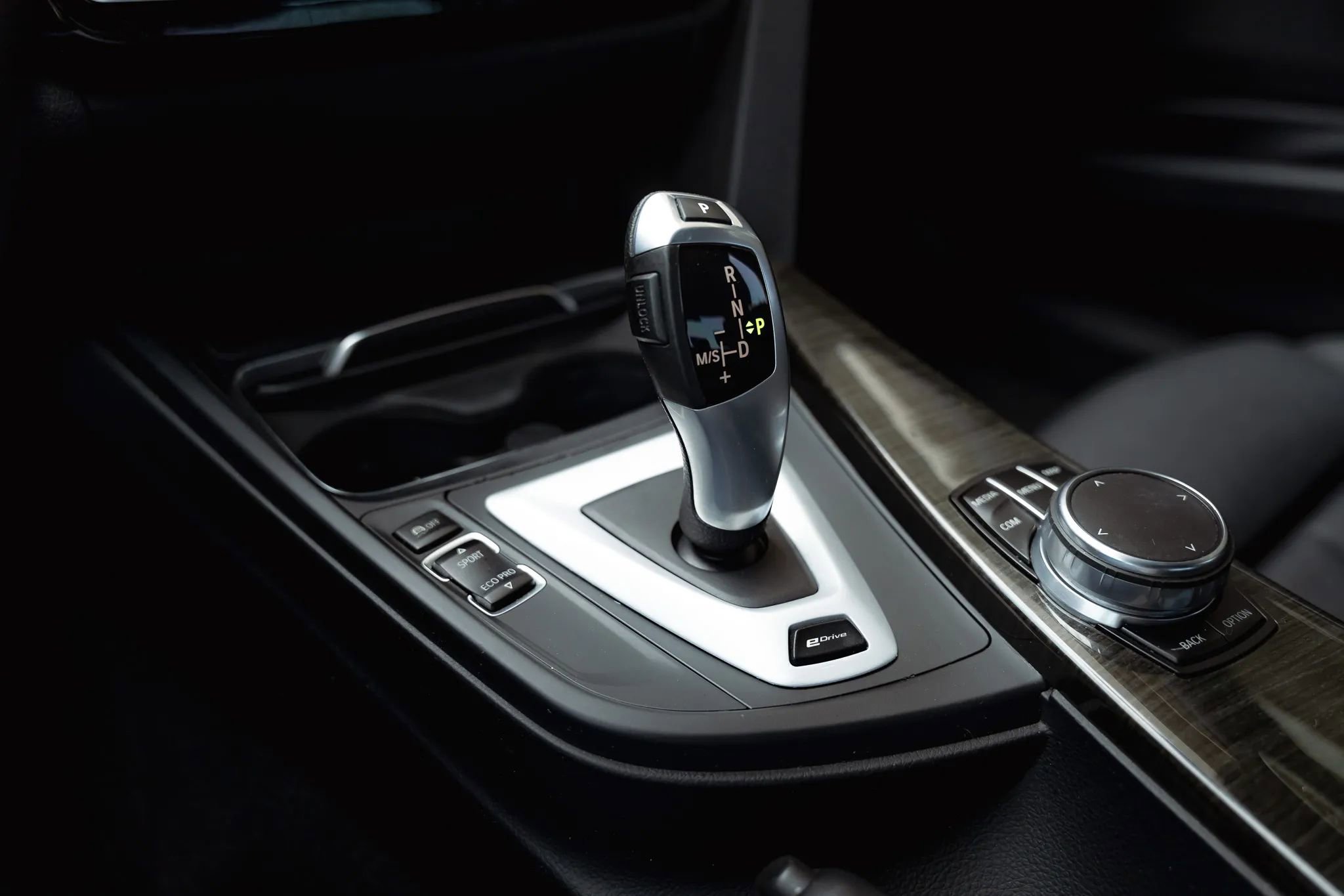 Used 2018 BMW 330e 330e iPerformance Sedan 4D image 69