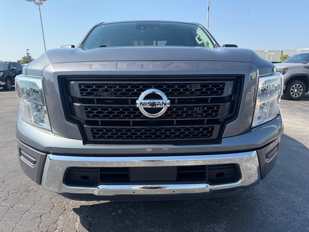Used 2022 Nissan Titan SV RWD image 8