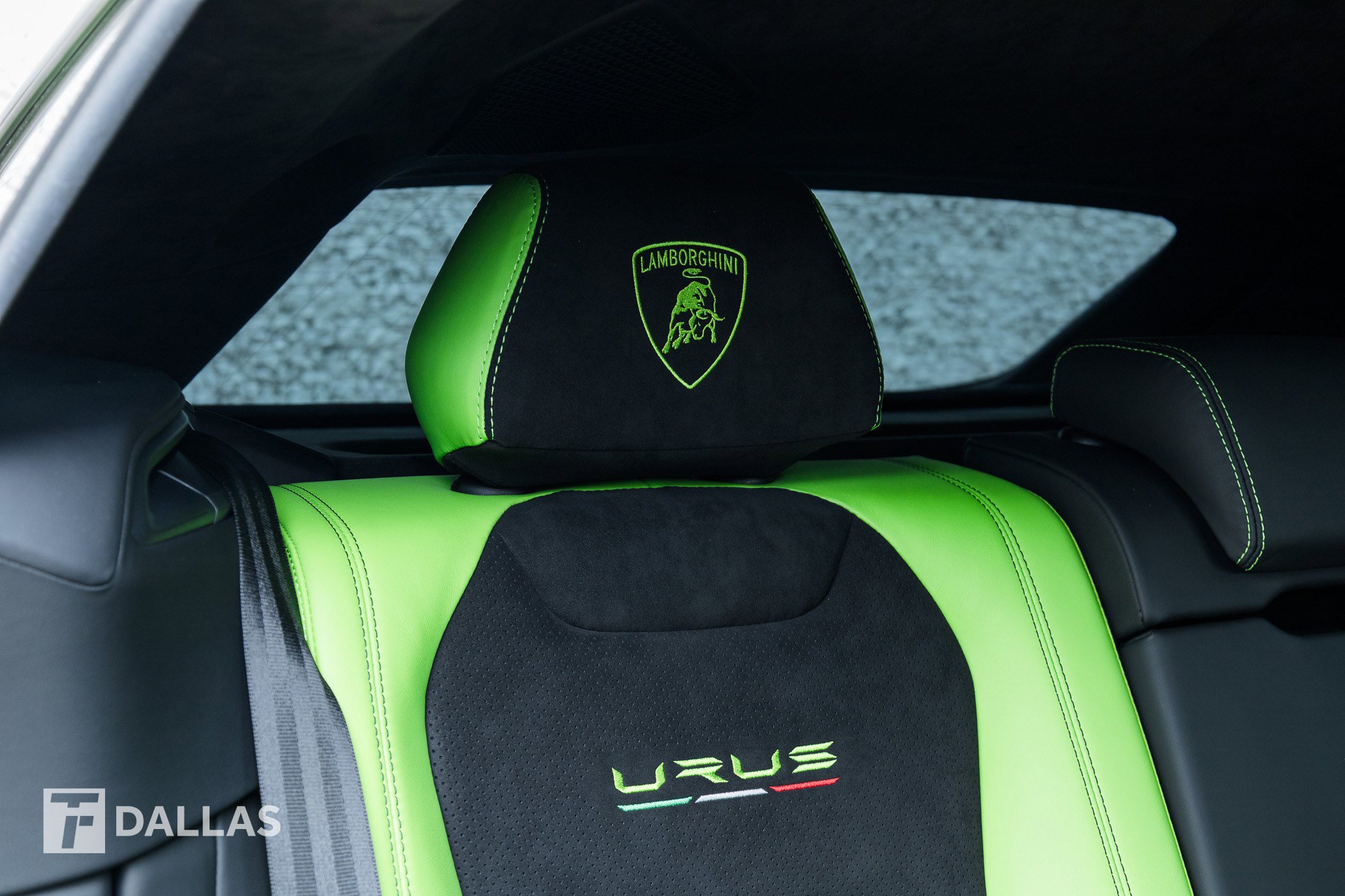 Used 2021 Lamborghini Urus AWD/4WD image 37