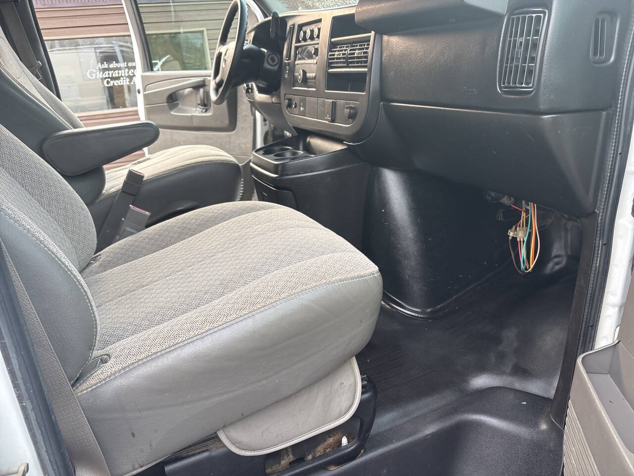Used 2015 GMC Savana 2500 RWD image 7