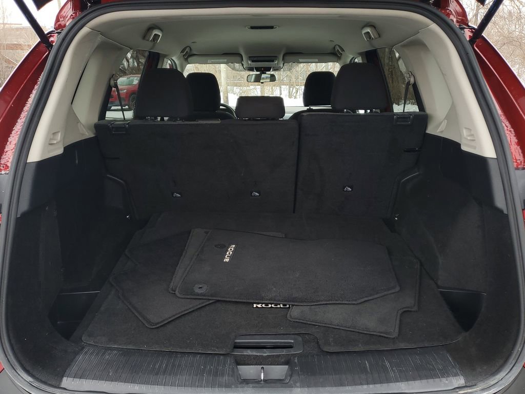 Used 2023 Nissan Rogue SV image 26