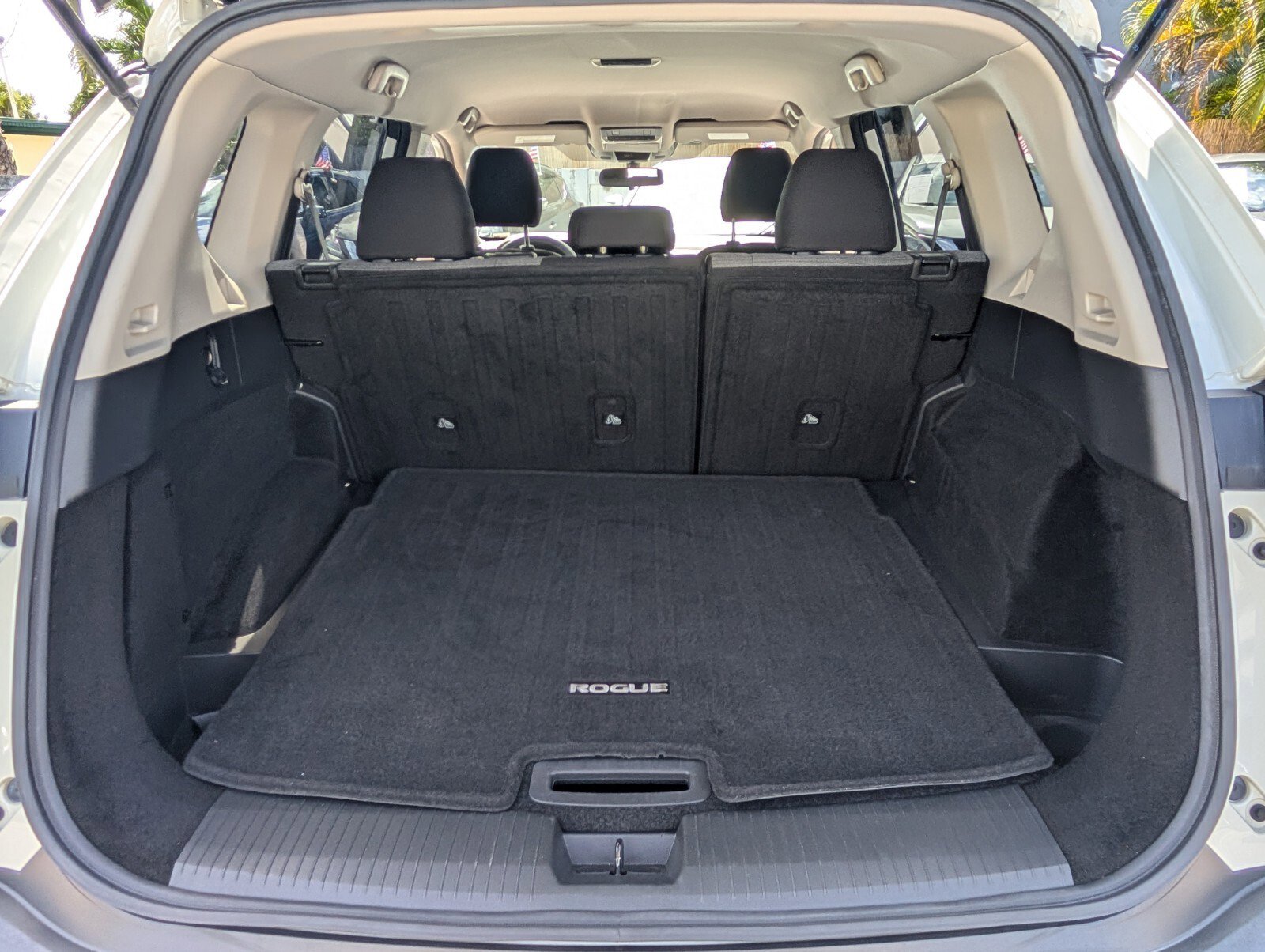 Used 2021 Nissan Rogue SV image 14