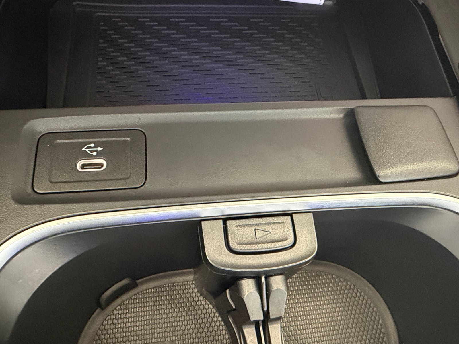 Certified 2025 Mercedes-Benz GLB 250 image 24