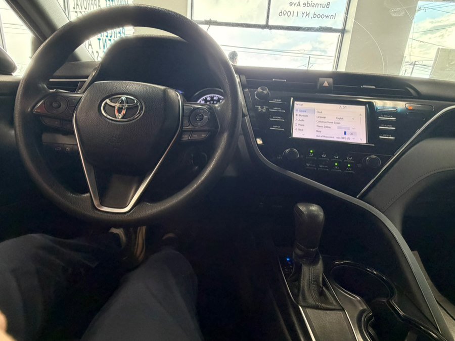 Used 2018 Toyota Camry LE FWD image 42