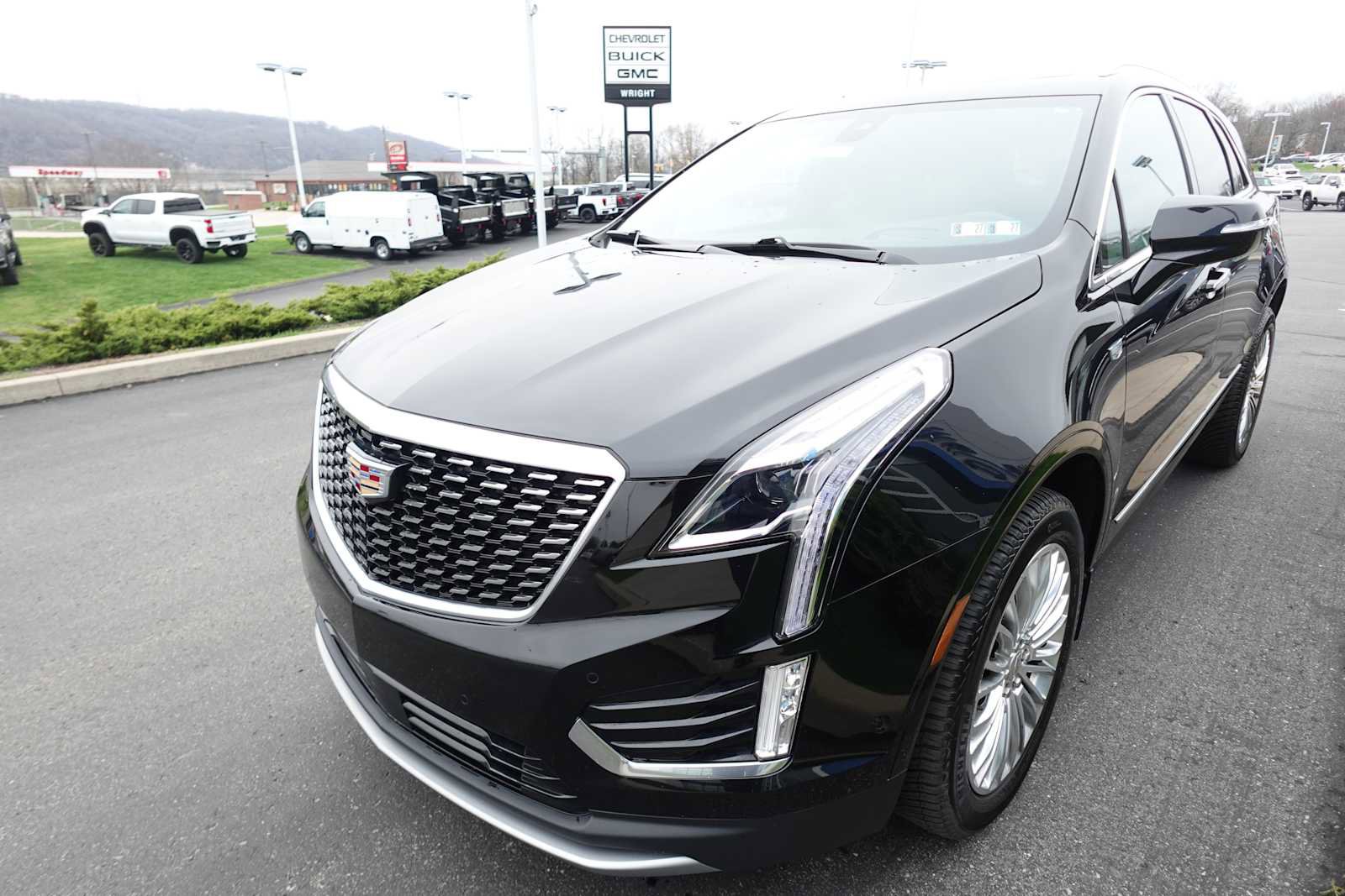 Used 2022 Cadillac XT5 Premium Luxury w/ Technology Package AWD/4WD image 7