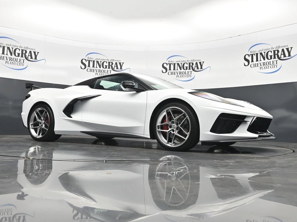 Used 2025 Chevrolet Corvette Stingray Premium Conv w/ Z51 Performance Package RWD image 17