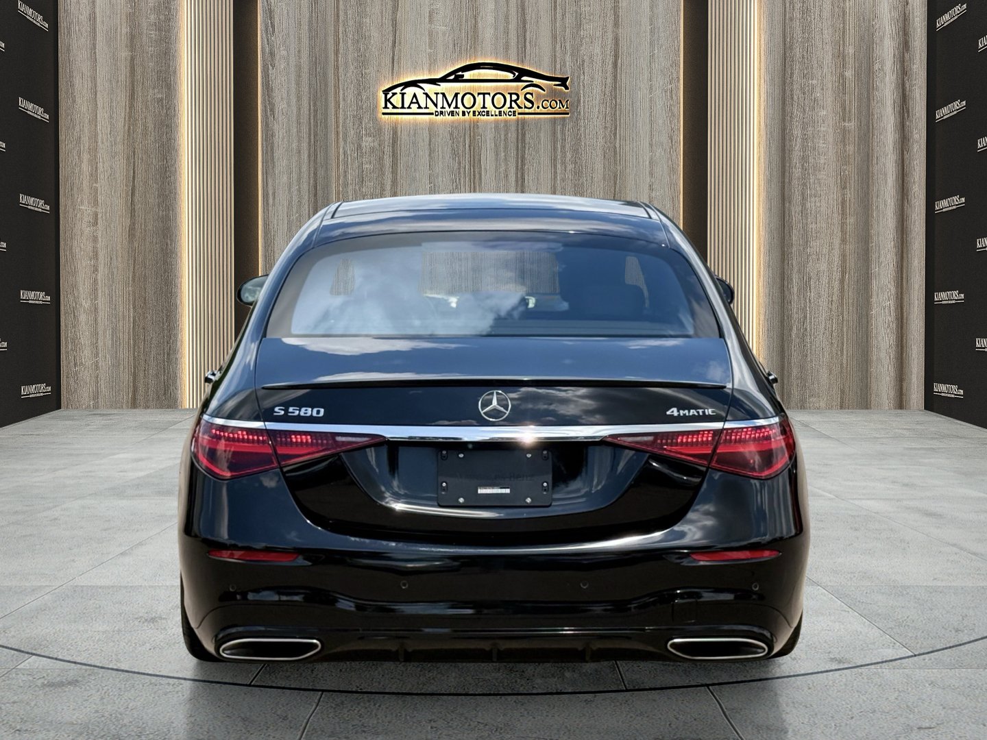 Used 2022 Mercedes-Benz S 580 4MATIC Sedan w/ AMG Line Package image 7