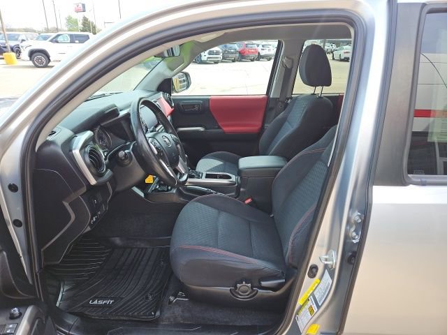 Used 2022 Toyota Tacoma SR5 RWD image 9