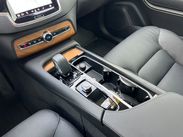 Used 2025 Volvo XC90 T8 Plus w/ Protection Package Premier image 30