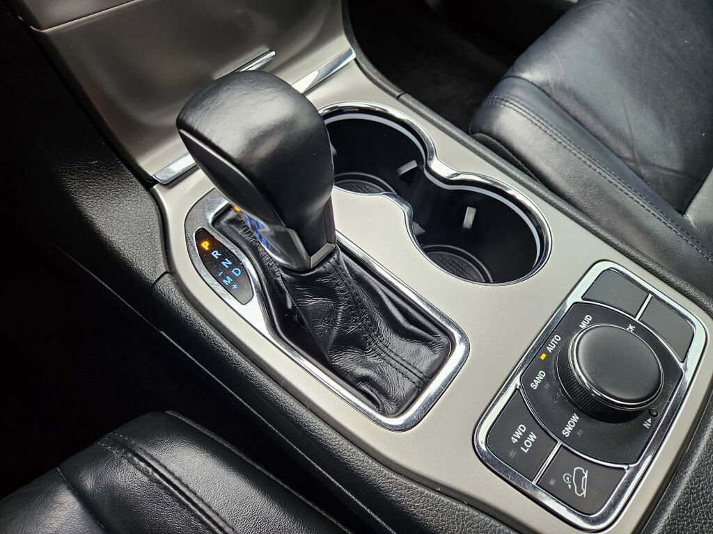 Used 2018 Jeep Grand Cherokee Limited AWD/4WD image 15