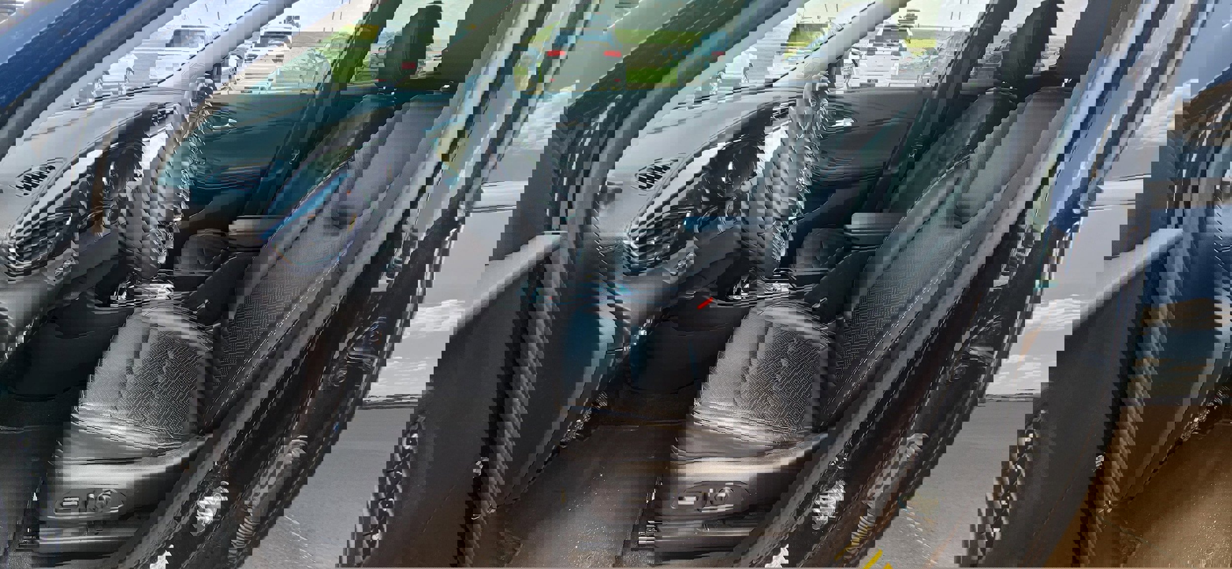 Used 2020 Buick Encore GX Essence w/ Experience Buick Package image 11