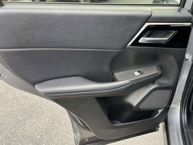 Used 2024 Mitsubishi Outlander SE image 16