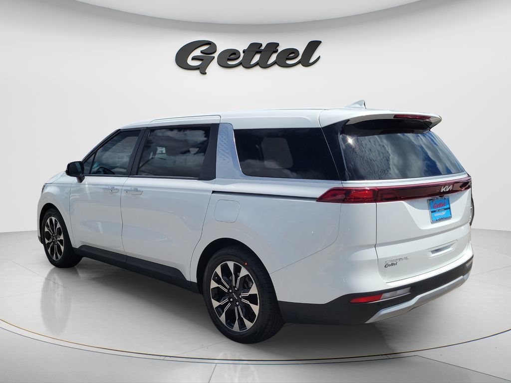 Used 2024 Kia Carnival EX FWD image 7