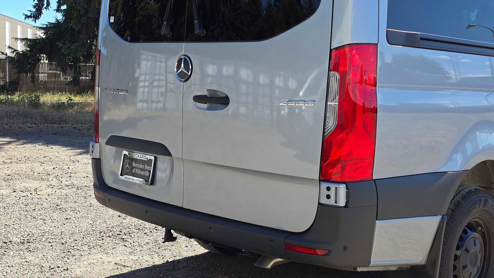 Used 2025 Mercedes-Benz Sprinter 2500 image 18