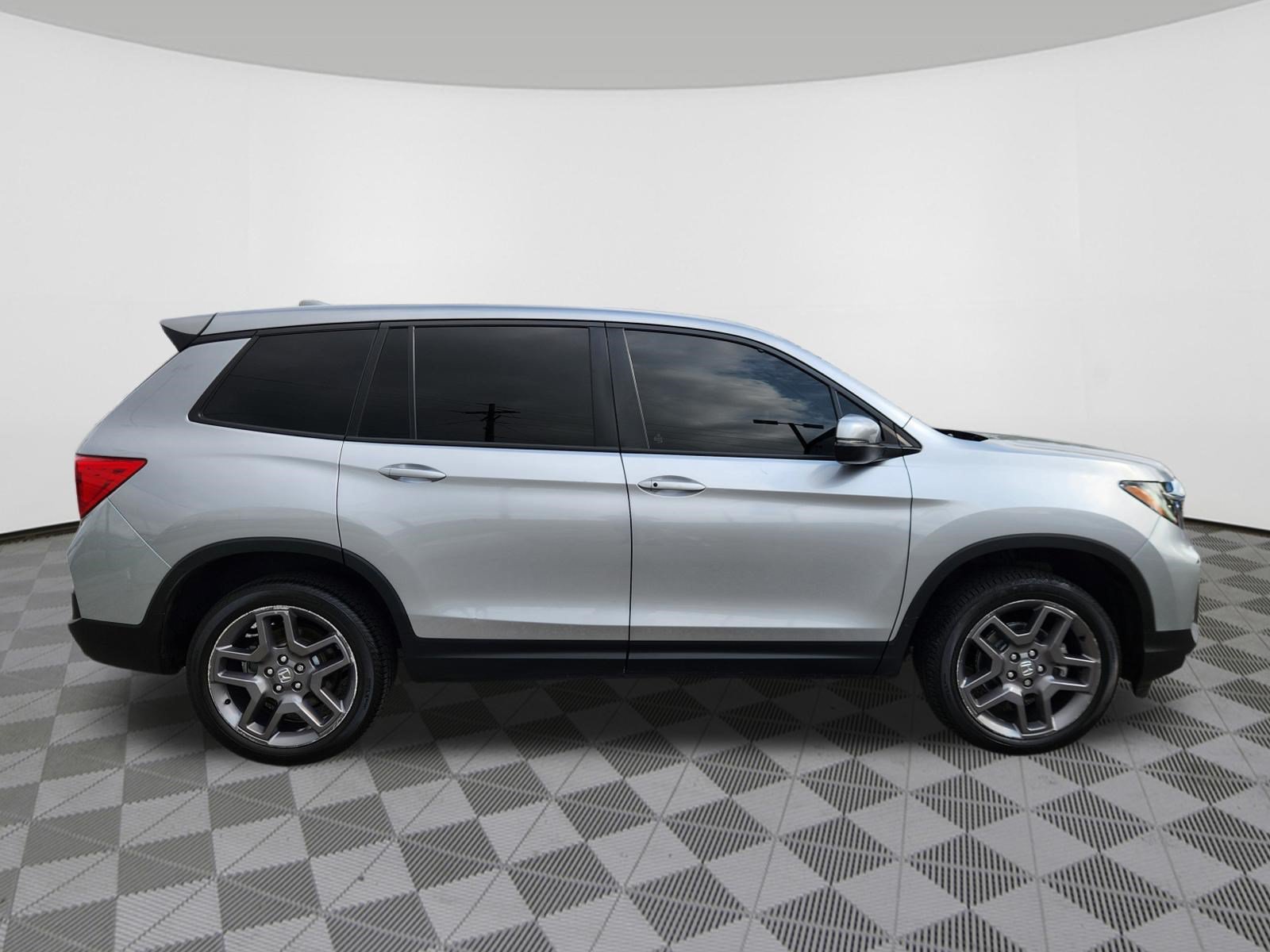 Certified 2023 Honda Passport EX-L image 6