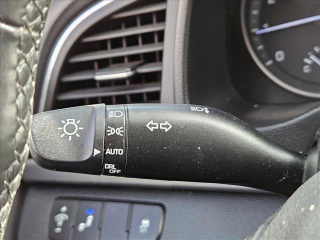 Used 2017 Hyundai Elantra Limited w/ Limited Tech Package 08 image 13