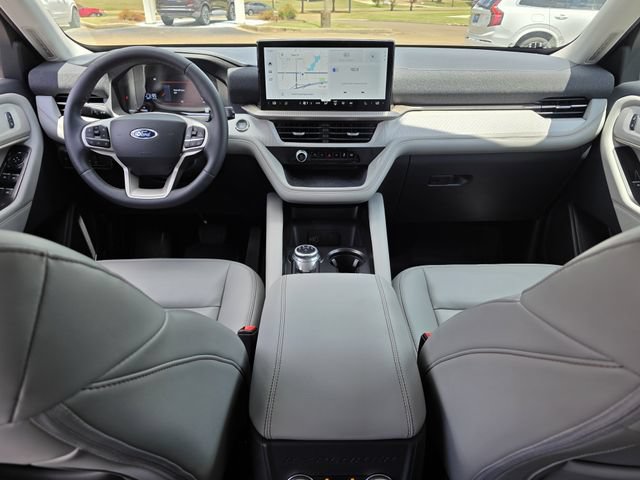Certified 2026 Ford Explorer Active w/ Active Comfort Package RWD image 8