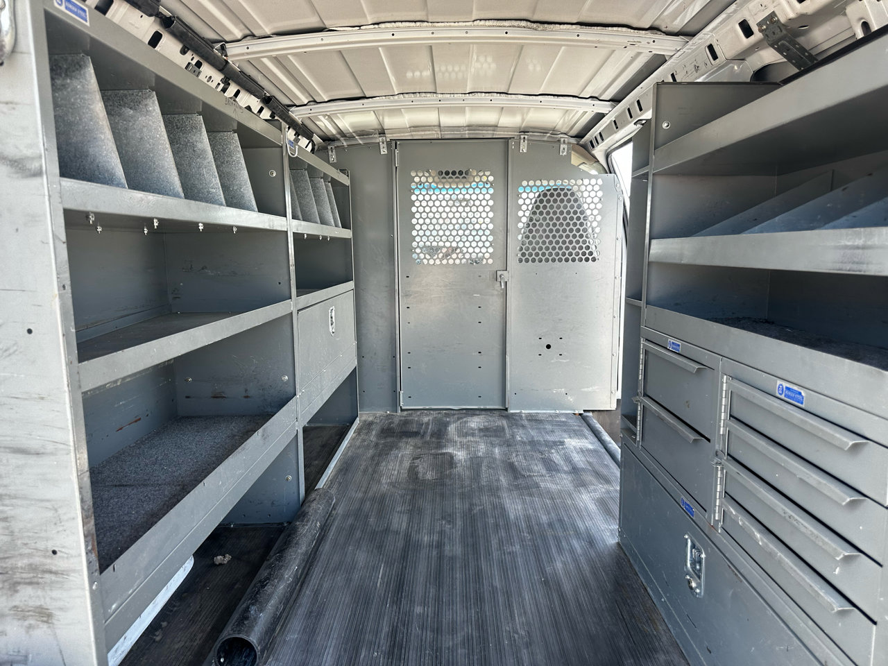 Used 2001 Chevrolet Express 1500 image 29