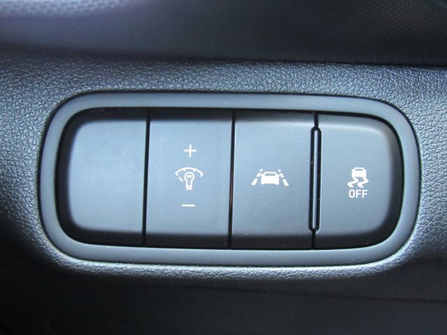 Used 2022 Hyundai Venue SEL FWD image 33