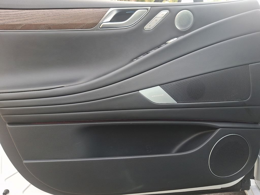 Used 2025 Genesis G80 2.5T Advanced image 15